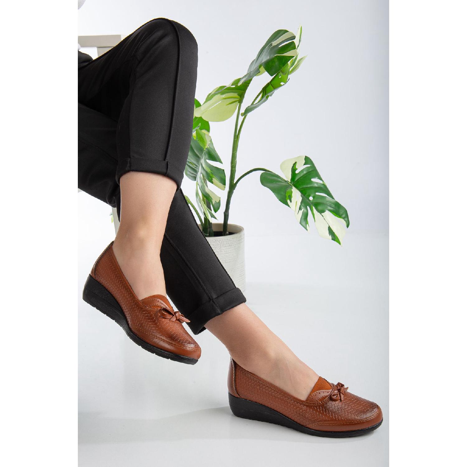 Woman Soft Orthopedic Based Flexible Bow Classic Mother Shoes Dc10066 40 чорний
Woman Soft Orthopedic Based Flexible Bow Classic Mother Shoes Dc10066 40 чорний