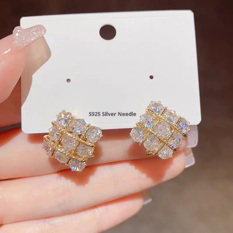 Exquisite Fashion Sparkling Square Zirconia Earring For Women Jewelry Accessories Gifts 1 Pair
Exquisite Fashion Sparkling Square Zirconia Earring For Women Jewelry Accessories Gifts 1 Pair