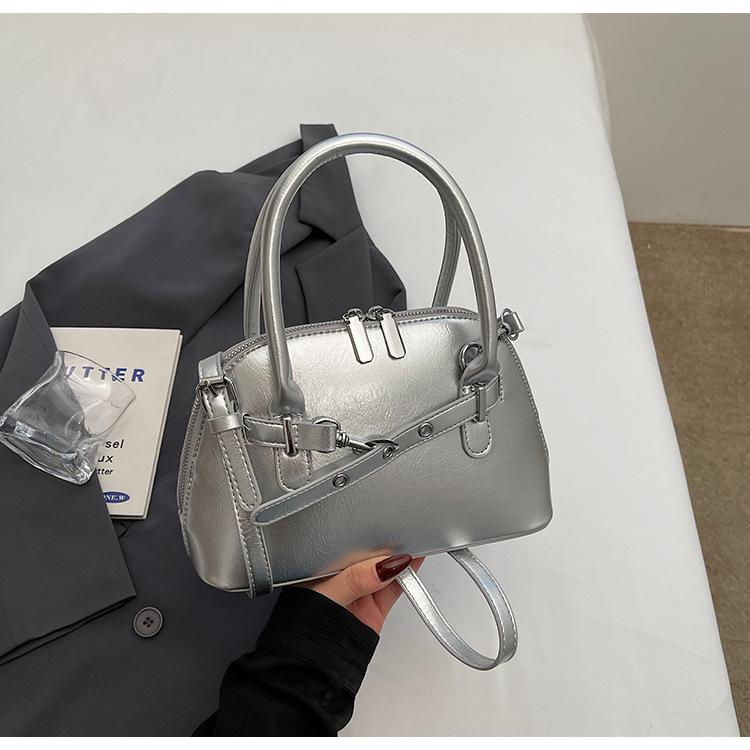 Корейская портативная сумка-ракушка женская 2025 новая модная высококлассная сумочка универсальная простая на плечо сумка-мессенджер серебряный
Корейская портативная сумка-ракушка женская 2025 новая модная высококлассная сумочка универсальная простая на плечо сумка-мессенджер серебряный