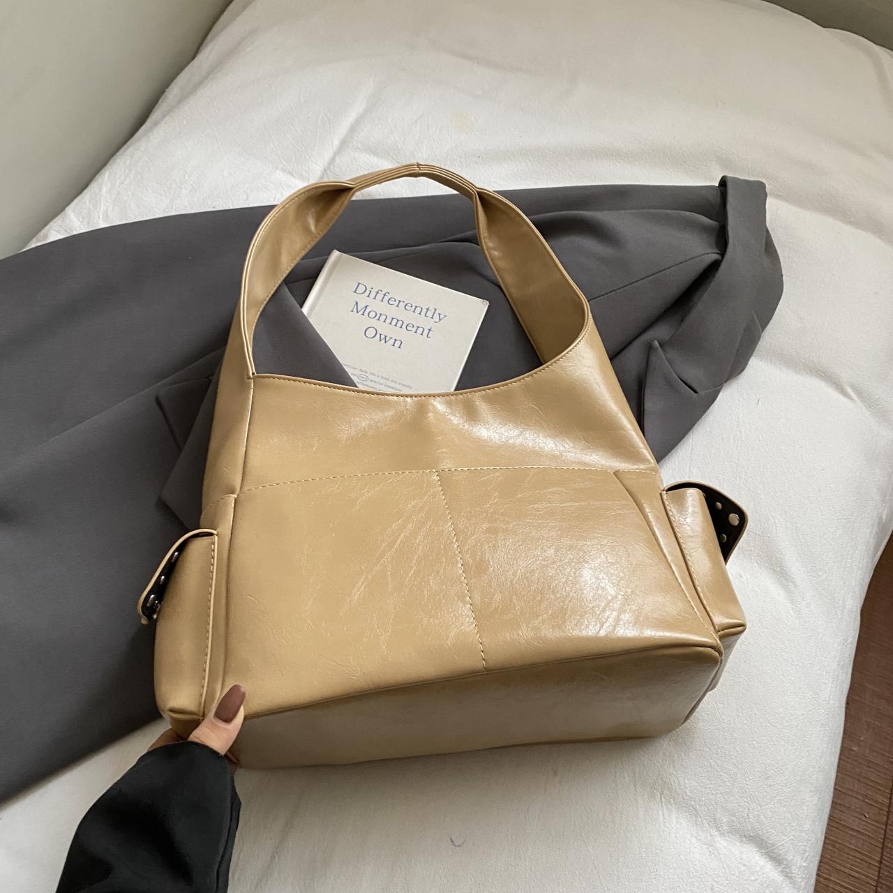 2025 New Atumn Winter Women s Bag original Underarm Rivet Bag Vintage Oil wax Leather Shoulder Bag Portable Commute Tote Bag 50cm)) хаки
2025 New Atumn Winter Women s Bag original Underarm Rivet Bag Vintage Oil wax Leather Shoulder Bag Portable Commute Tote Bag 50cm)) хаки