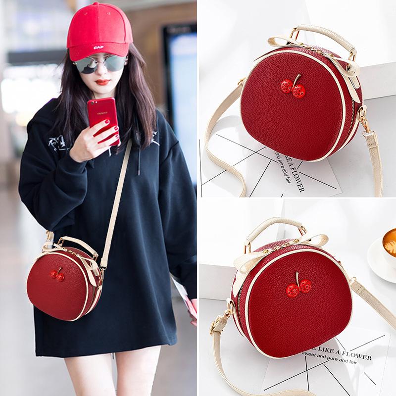 High-value bag women s 2025 new simple and high-end small round bag shoulder messenger bag fashionable portable women s bag tide
High-value bag women s 2025 new simple and high-end small round bag shoulder messenger bag fashionable portable women s bag tide