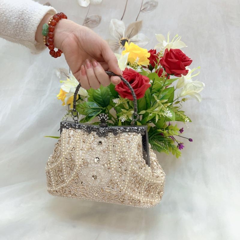 Retro classic fashion ethnic style women s bag handmade beaded handbag banquet dress cheongsam bag women s shoulder
Retro classic fashion ethnic style women s bag handmade beaded handbag banquet dress cheongsam bag women s shoulder