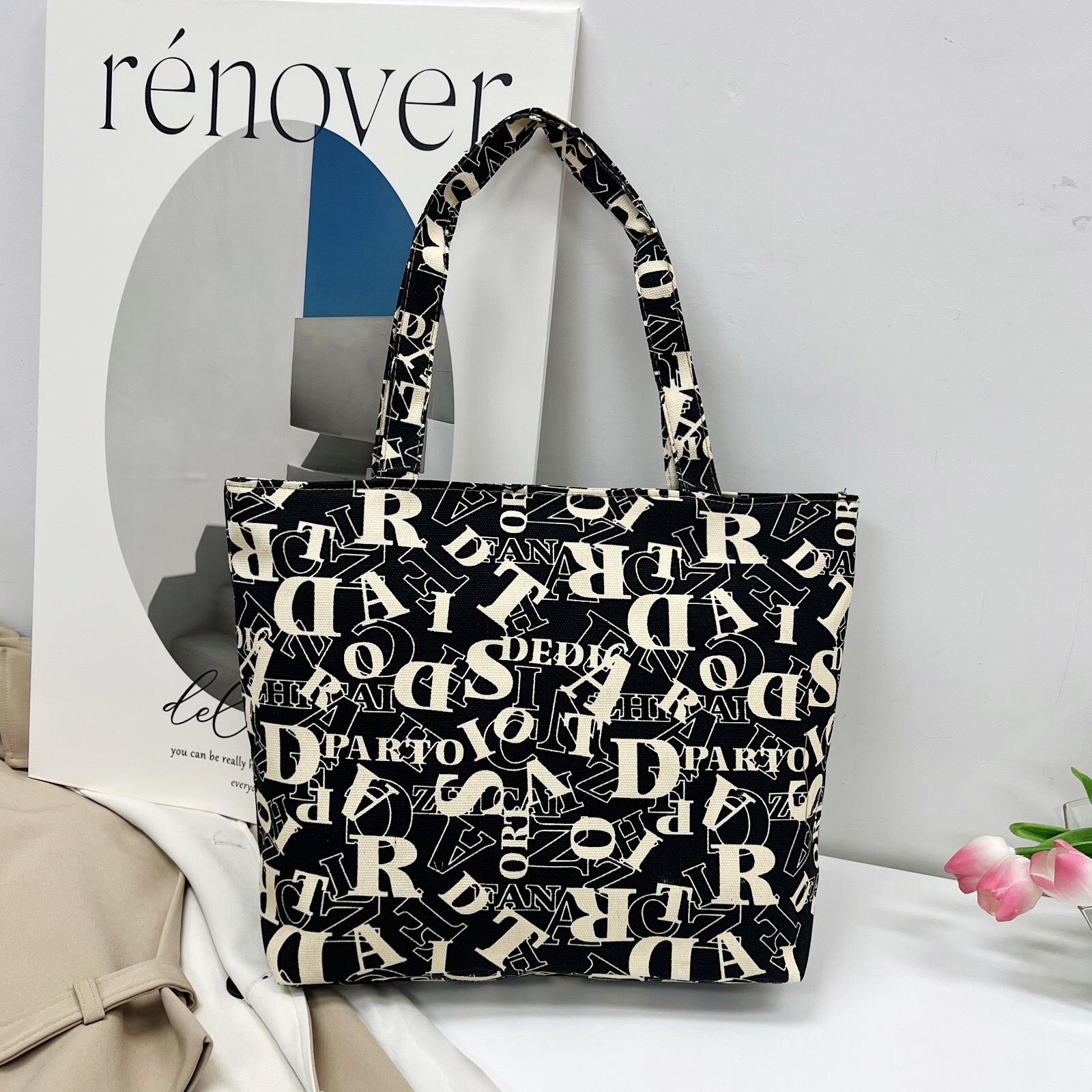 2025 Новая Мода Китайский Этнический Стиль Женская Сумка Через Плечо Высококачественная Холщовая Сумка-Тоут Дамская Большая Вместимость Простая Принтованная Универсальная Сумка-Клатч Ручные Сумки
2025 Новая Мода Китайский Этнический Стиль Женская Сумка Через Плечо Высококачественная Холщовая Сумка-Тоут Дамская Большая Вместимость Простая Принтованная Универсальная Сумка-Клатч Ручные Сумки