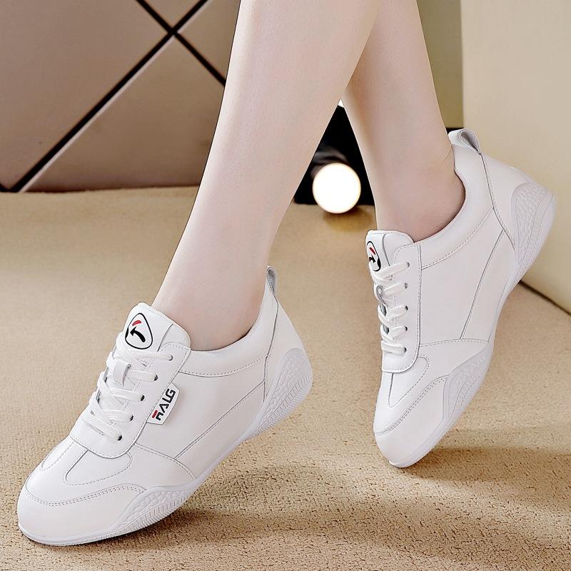 Women s Spring All-match Lightweight Soft-soled Casual Running Shoes 35 білий
Women s Spring All-match Lightweight Soft-soled Casual Running Shoes 35 білий