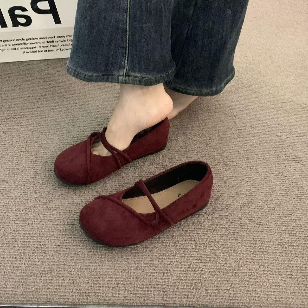 2025 breathable shoes children s single shoes Doudou shoes French single shoes soft sole round head retro Boken flat Mary Jane shoes 40
2025 breathable shoes children s single shoes Doudou shoes French single shoes soft sole round head retro Boken flat Mary Jane shoes 40