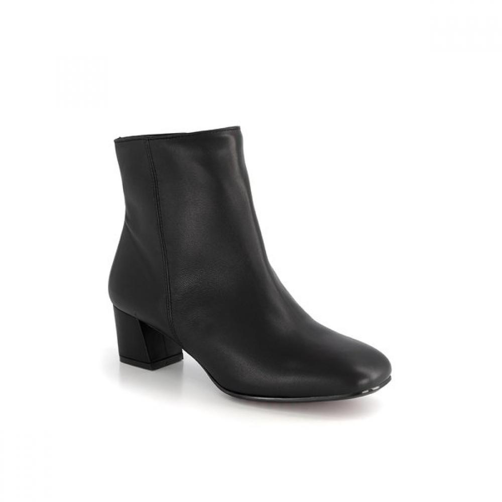 Vainer Women S Ankle bootS Black 161a0v11c 225
Vainer Women S Ankle bootS Black 161a0v11c 225