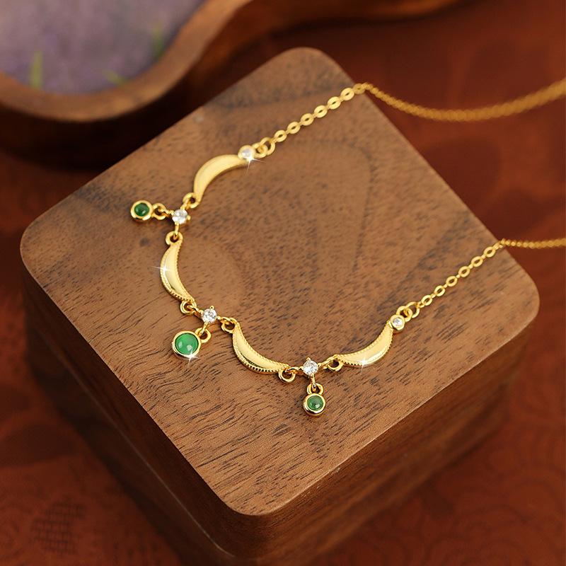 S925 sterling silver French retro court lace jadeite green necklace niche temperament high sense collarbone chain jewelry gift 925 silver
S925 sterling silver French retro court lace jadeite green necklace niche temperament high sense collarbone chain jewelry gift 925 silver