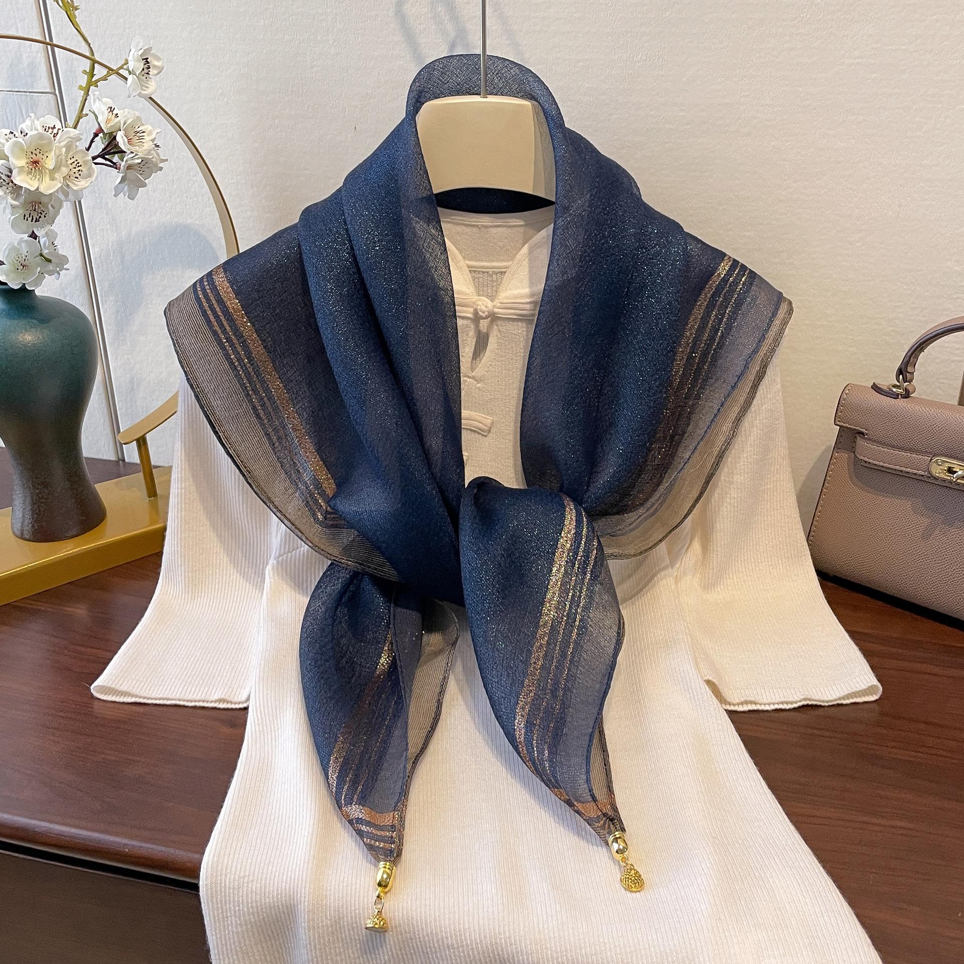 Новый весенний шифоновый шарф высокого класса, шарф с магнитной застежкой для женской моды и модный маленький шарф, тонкий универсальный шарф 90*90cm
Новый весенний шифоновый шарф высокого класса, шарф с магнитной застежкой для женской моды и модный маленький шарф, тонкий универсальный шарф 90*90cm