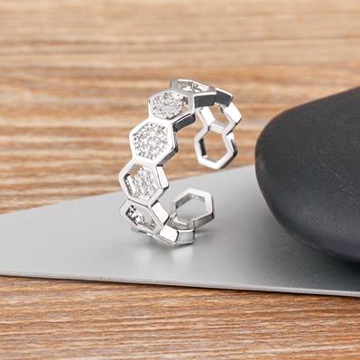 Nidin New Luxury Hexagon Cubic Zirconia Geometric Rings for Women Men Open Adjustable Couple Engagement Party Jewelry Gifts
Nidin New Luxury Hexagon Cubic Zirconia Geometric Rings for Women Men Open Adjustable Couple Engagement Party Jewelry Gifts