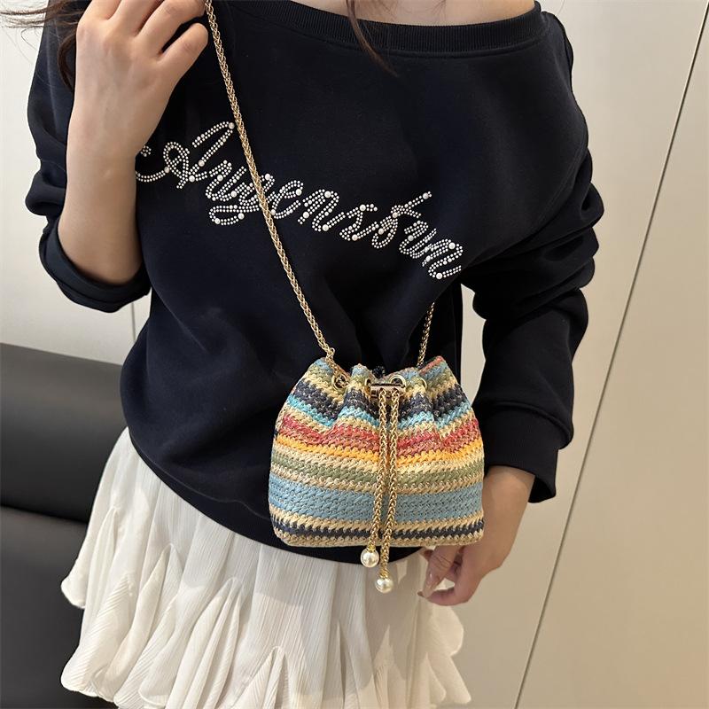 Straw women s large-capacity new color summer leisure seaside vacation beach shoulder woven bucket bag різнокольоровий
Straw women s large-capacity new color summer leisure seaside vacation beach shoulder woven bucket bag різнокольоровий