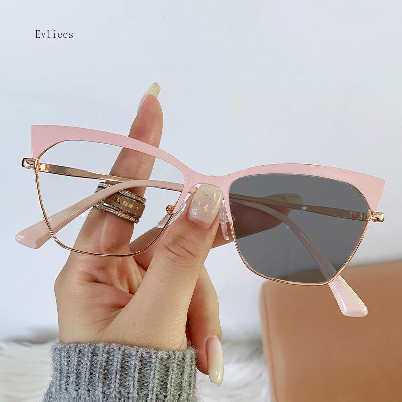 Фотохромные очки Материал линз Анти-синий свет обесцвечивание Плоские световые линзы Металлические очки в полуоправе «кошачий глаз» для женщин и мужчин
Фотохромные очки Материал линз Анти-синий свет обесцвечивание Плоские световые линзы Металлические очки в полуоправе «кошачий глаз» для женщин и мужчин