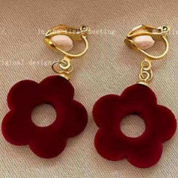 Autumn and winter light luxury premium sense burgundy flower stud earrings small fragrance fresh Internet celebrity earrings earrings
Autumn and winter light luxury premium sense burgundy flower stud earrings small fragrance fresh Internet celebrity earrings earrings