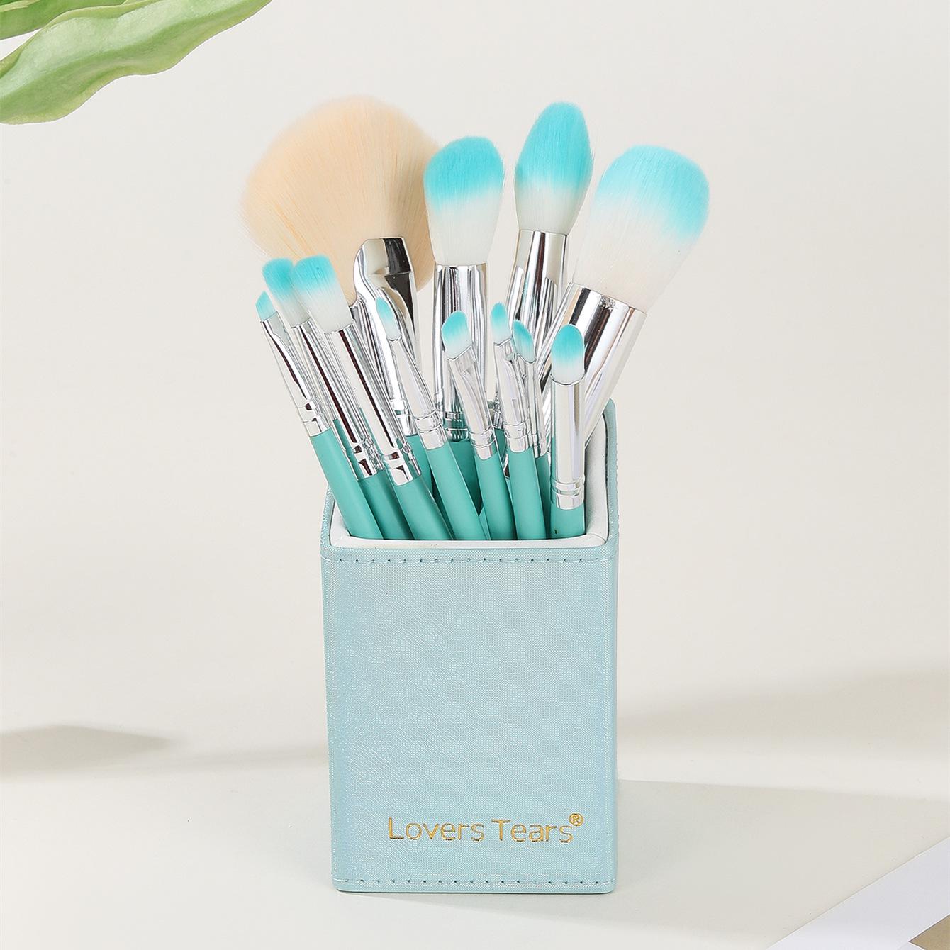 Lovers Tears 12-Piece Makeup Brush Set: Powder, Blush, Eyeshadow, Contour, and Foundation Brushes небо синє кольору
Lovers Tears 12-Piece Makeup Brush Set: Powder, Blush, Eyeshadow, Contour, and Foundation Brushes небо синє кольору