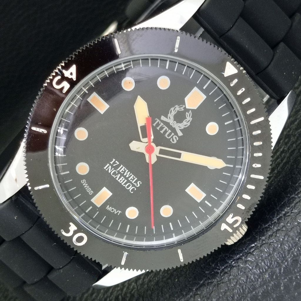 MENS SWISS HAND-WINDING TITUS 40MM TURNABLE BEZEL BLACK DIAL WATCH a431333-2 R106-a431333
MENS SWISS HAND-WINDING TITUS 40MM TURNABLE BEZEL BLACK DIAL WATCH a431333-2 R106-a431333