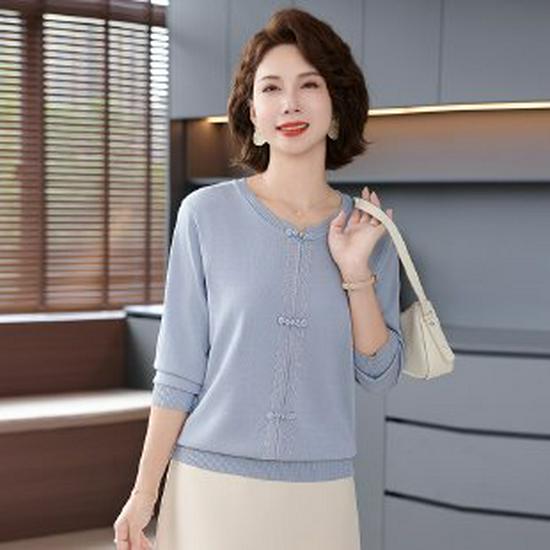 Mom s Spring-Autumn Wool Base Layer Shirt: Women s Knit Top for Middle-Aged and Elderly – 2026 New Style Sweater 3XL
Mom s Spring-Autumn Wool Base Layer Shirt: Women s Knit Top for Middle-Aged and Elderly – 2026 New Style Sweater 3XL
