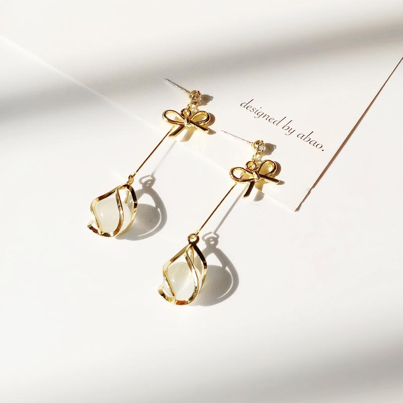 2021 New Exquisite Simple Net Celebrity Temperament High Sense Bow Long Earrings Fashion Zircon Accessories Earrings For Women золотой
2021 New Exquisite Simple Net Celebrity Temperament High Sense Bow Long Earrings Fashion Zircon Accessories Earrings For Women золотой