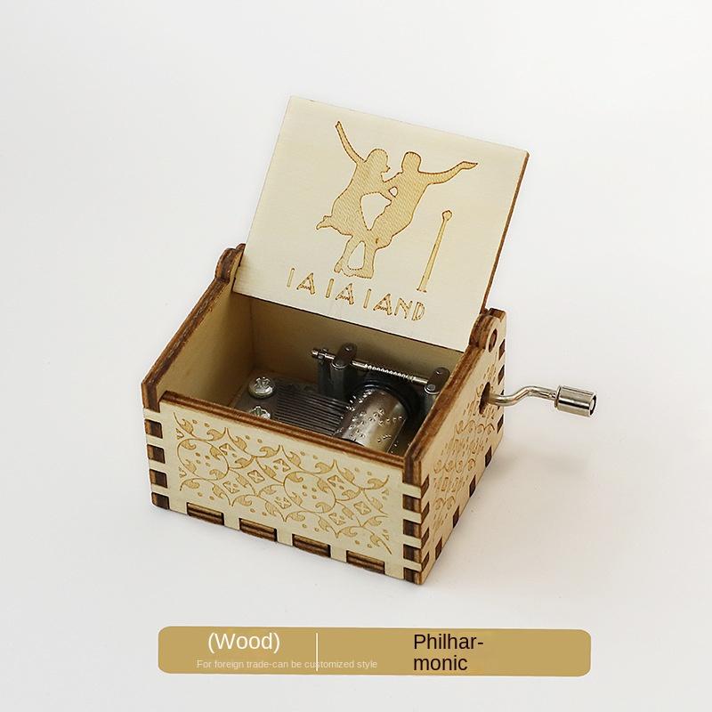 Деревянная музыкальная шкатулка, классическая резьба, музыкальная шкатулка с ручным заводом, рождественский подарок ручной работы
Деревянная музыкальная шкатулка, классическая резьба, музыкальная шкатулка с ручным заводом, рождественский подарок ручной работы
