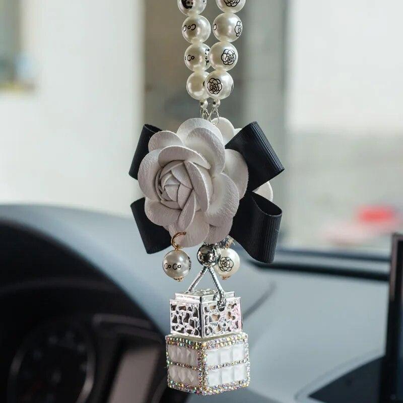 Автомобіль Кулон Порожній флакон духів Камелія Автомобіль висить своїми руками Розкішний діамант Порожній флакон ефірної олії Освіжувач повітря
Автомобіль Кулон Порожній флакон духів Камелія Автомобіль висить своїми руками Розкішний діамант Порожній флакон ефірної олії Освіжувач повітря