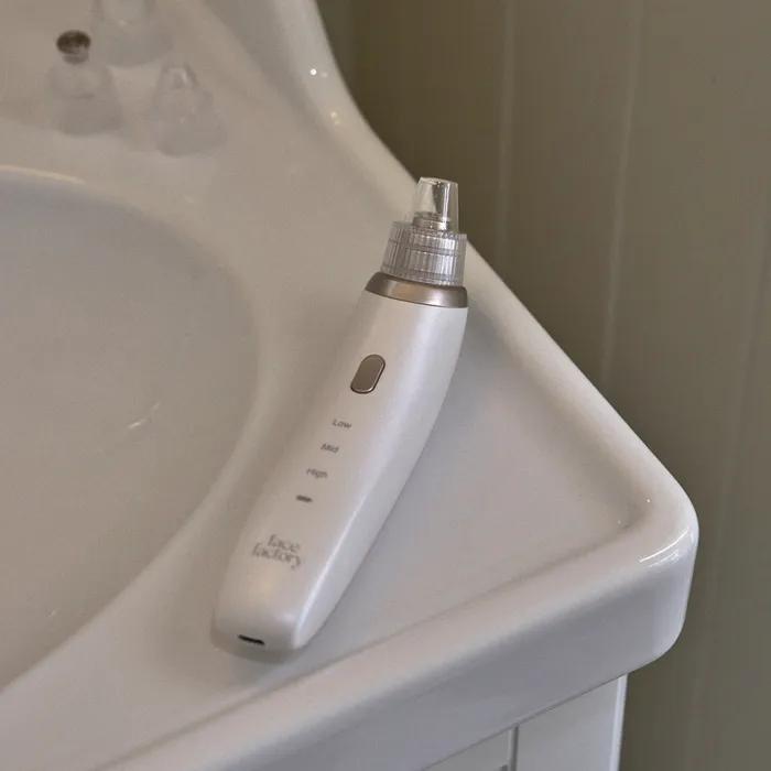 Вакуум для удаления черных точек и кожного сала с 4 насадками
Вакуум для удаления черных точек и кожного сала с 4 насадками