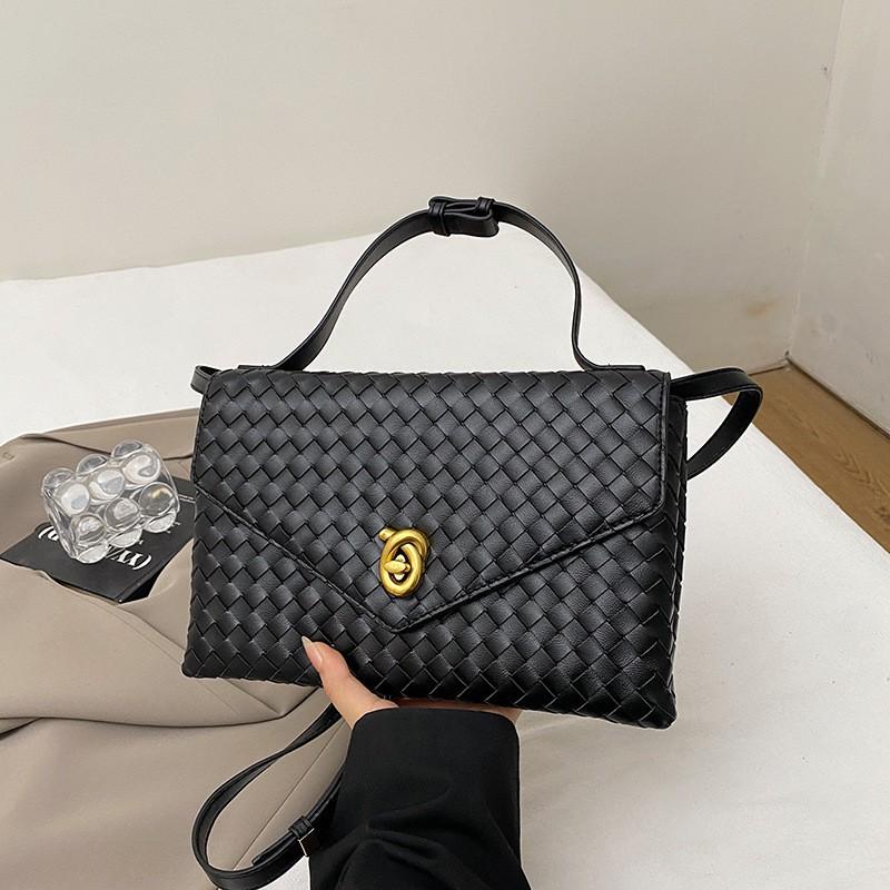 High-quality French Woven Bag Temperament All-match Clutch Dinner Internet Celebrity Unique Envelope чорний
High-quality French Woven Bag Temperament All-match Clutch Dinner Internet Celebrity Unique Envelope чорний