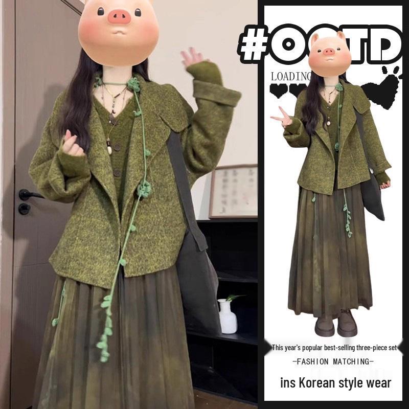 Autumn/Winter 2025 Women s Three-Piece Set: Stylish and Warm Cardigan, V-Neck Blouse, and Skirt. 2XL (Recommended 65-72.5kg)
Autumn/Winter 2025 Women s Three-Piece Set: Stylish and Warm Cardigan, V-Neck Blouse, and Skirt. 2XL (Recommended 65-72.5kg)