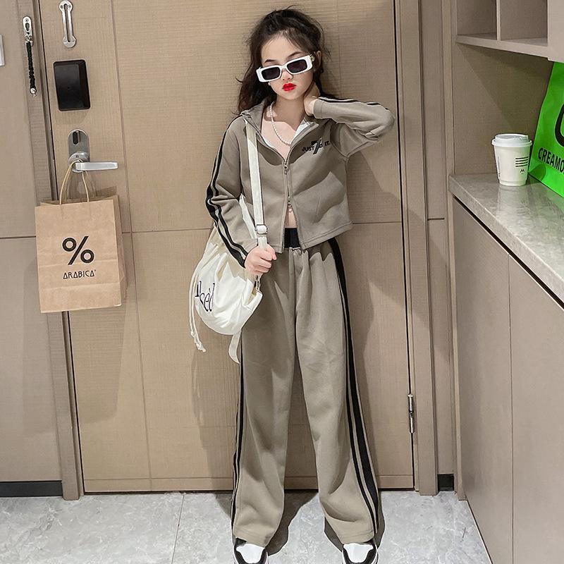 Autumn Suit for Children, Two-piece Casual Wide-leg Pants Suit 120 чорний
Autumn Suit for Children, Two-piece Casual Wide-leg Pants Suit 120 чорний