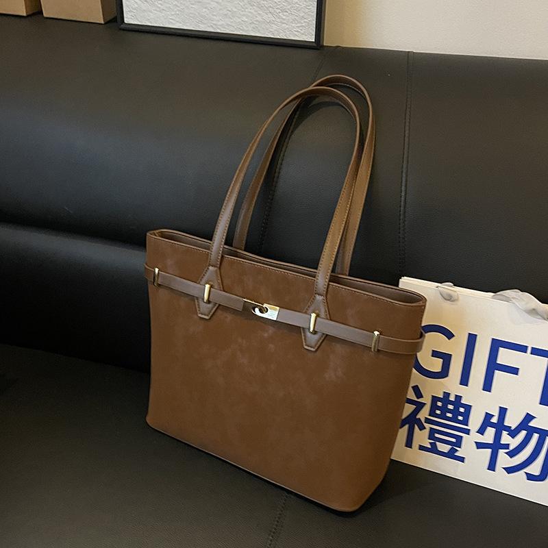 Bags Large-capacity women s commuter bags 2025 new fashion leopard print tote bags Winter simple shoulder bags коричневий
Bags Large-capacity women s commuter bags 2025 new fashion leopard print tote bags Winter simple shoulder bags коричневий