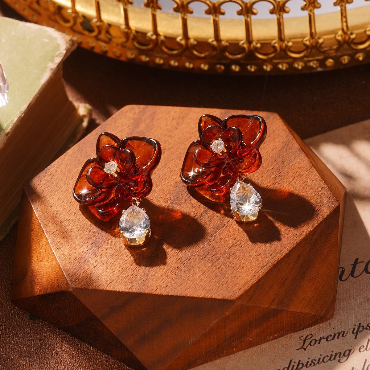 New Year autumn and winter berry red matte 2026 dripping zircon earrings simple love vintage retro stud earrings
New Year autumn and winter berry red matte 2026 dripping zircon earrings simple love vintage retro stud earrings