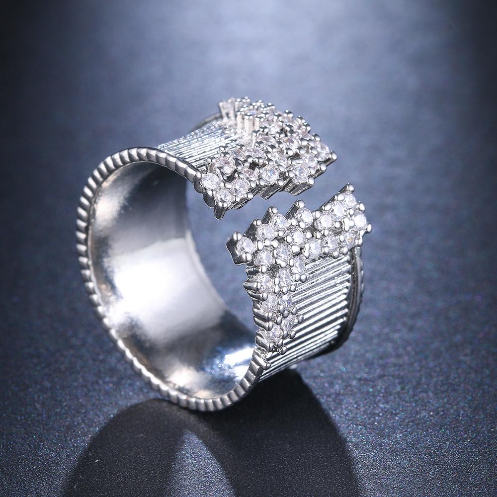 Luxury Unisex White K Zircon Plated Ring - Ideal for Weddings and Parties белого золота
Luxury Unisex White K Zircon Plated Ring - Ideal for Weddings and Parties белого золота