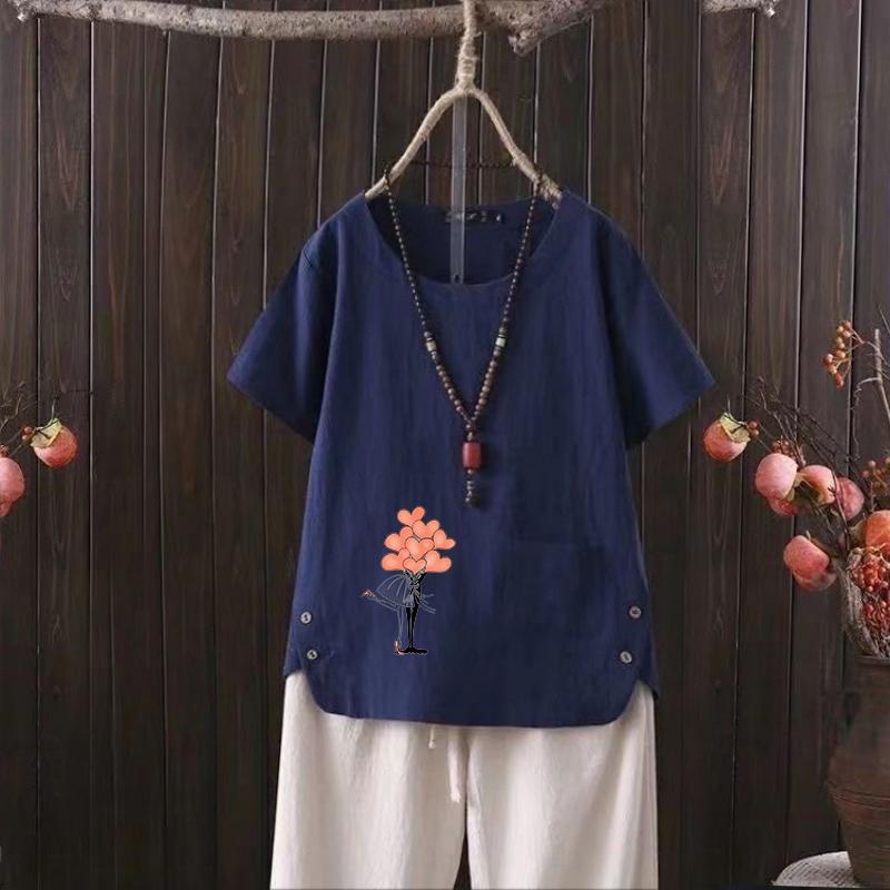 Футболка из хлопка и конопли с принтом серии «Balloon» в скандинавском стиле для женщин - повседневная летняя футболка 2025 года 4XL темно-синий
Футболка из хлопка и конопли с принтом серии «Balloon» в скандинавском стиле для женщин - повседневная летняя футболка 2025 года 4XL темно-синий