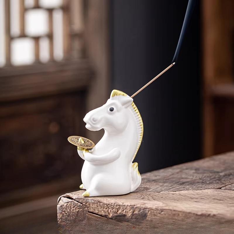Ceramic Black Horse Tea Pet Mini Cute Fragrance Plug Desktop Decoration Tea Play Landscape Ornaments Tea Ceremony Accessories 4.5x4.5x8.5cm
Ceramic Black Horse Tea Pet Mini Cute Fragrance Plug Desktop Decoration Tea Play Landscape Ornaments Tea Ceremony Accessories 4.5x4.5x8.5cm