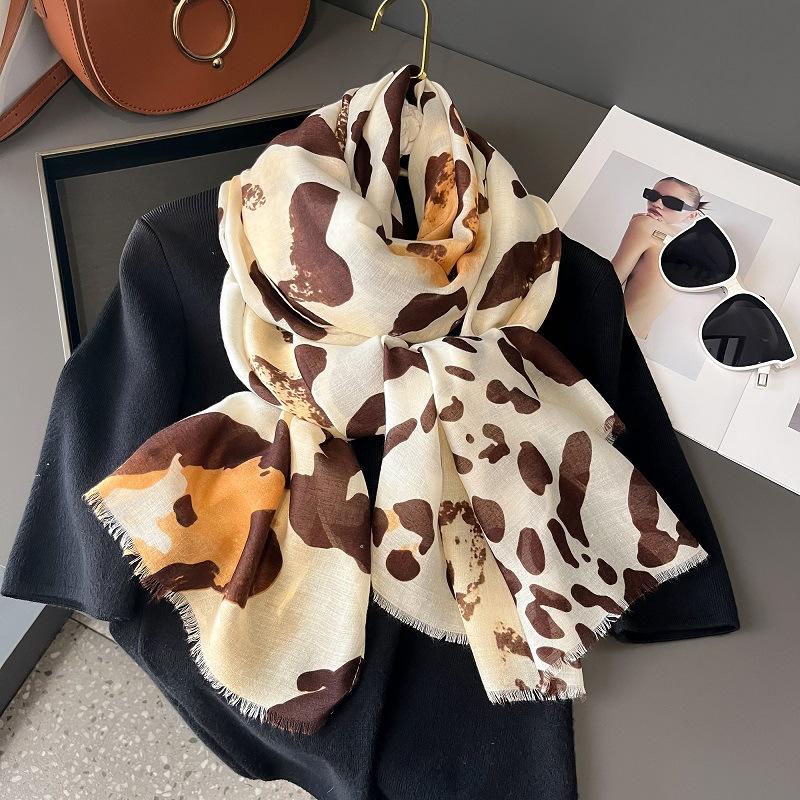 Spain Lovely Ombre Leopard Dot Fringe Viscose Shawl Scarf Lady High Quality Wrap Pashmina Stole Bufandas Muslim Hijab 180*90Cm
Spain Lovely Ombre Leopard Dot Fringe Viscose Shawl Scarf Lady High Quality Wrap Pashmina Stole Bufandas Muslim Hijab 180*90Cm