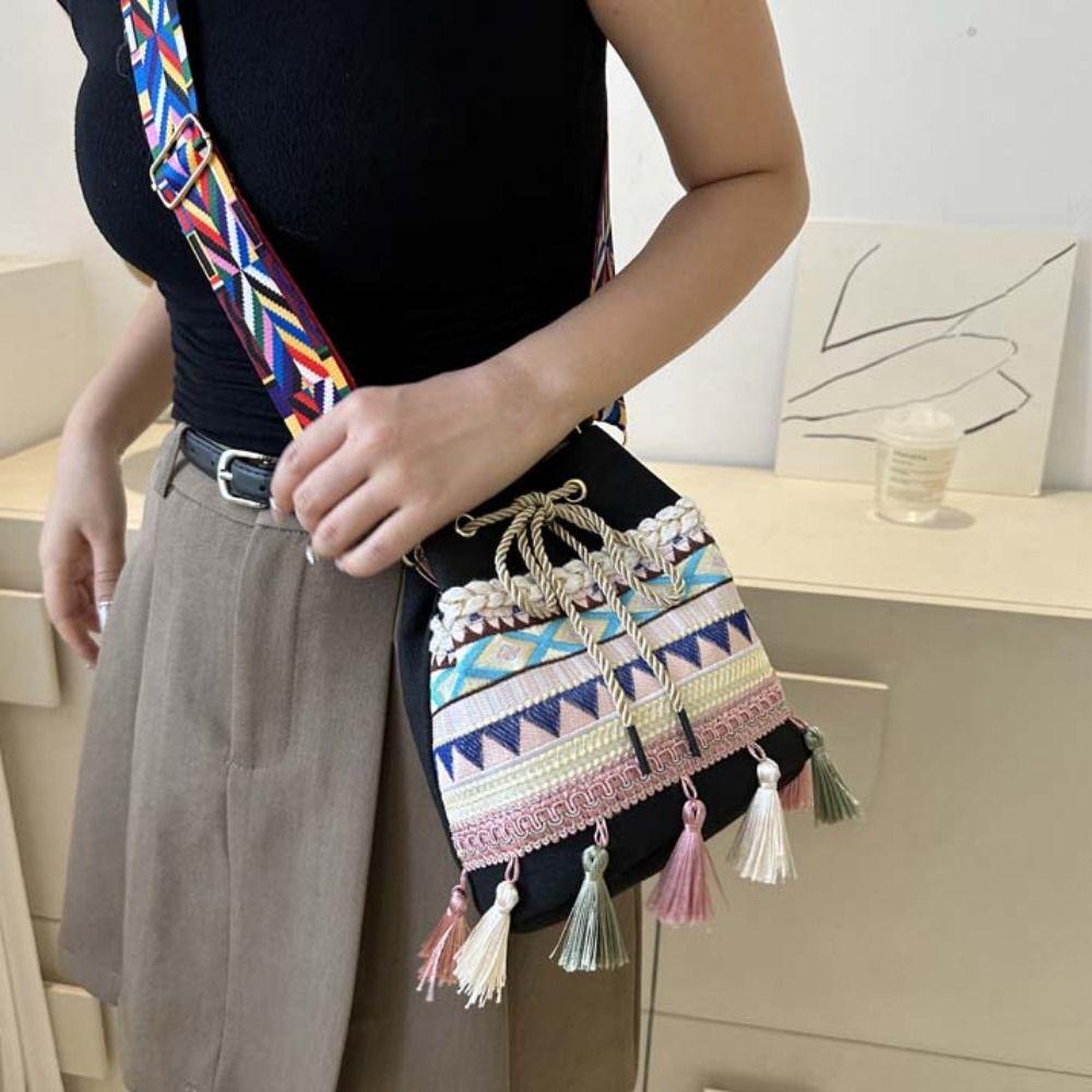 Tassel Drawstring Crossbody Bag Embroidery Bucket Shape Handbag Ethnic Style Shoulder Bag Daily
Tassel Drawstring Crossbody Bag Embroidery Bucket Shape Handbag Ethnic Style Shoulder Bag Daily