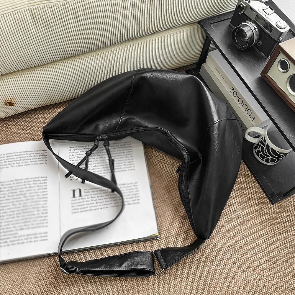 Men s Black Jiaozi Bag Couple Editi Large Capacity Casual Commuter Versatile Street Retro Shoulder Crossbody Bag чорний
Men s Black Jiaozi Bag Couple Editi Large Capacity Casual Commuter Versatile Street Retro Shoulder Crossbody Bag чорний