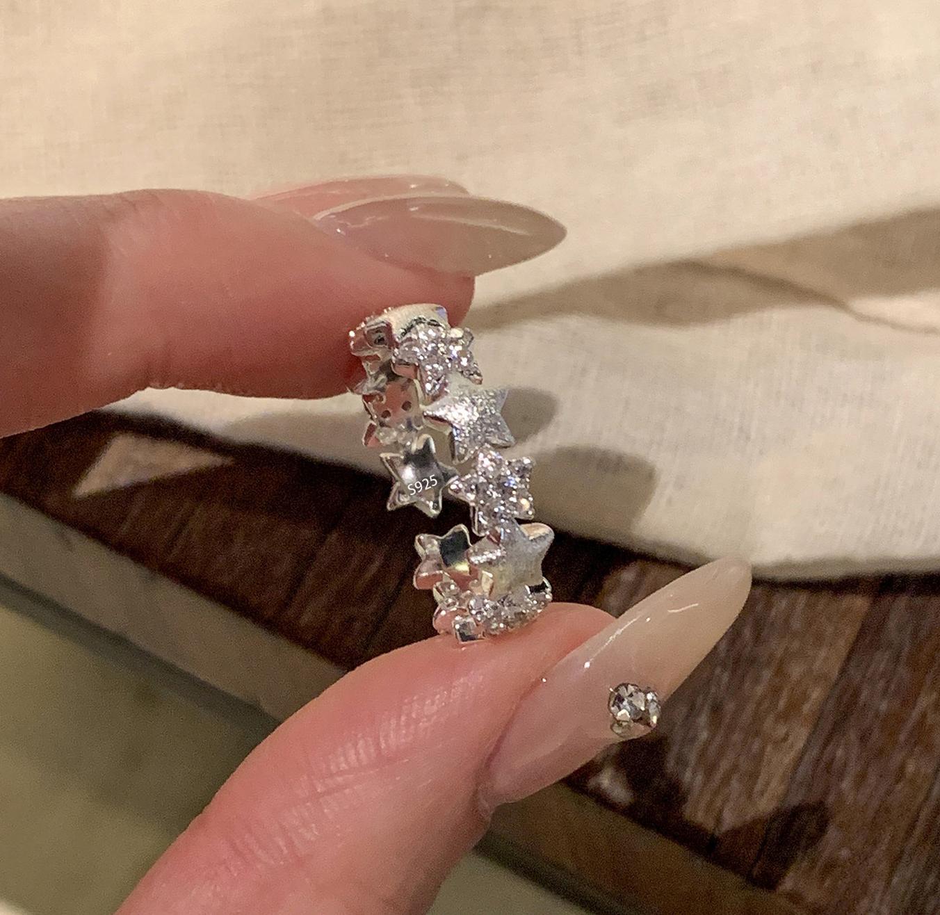 PANJBJ 925 Sterling Silver Zircon Rings for Women Star Frosted Irregular Fashion Design Office Jewelry Gift Prevent Allergy
PANJBJ 925 Sterling Silver Zircon Rings for Women Star Frosted Irregular Fashion Design Office Jewelry Gift Prevent Allergy