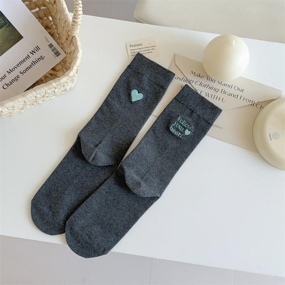 Trendy Letter Women s Socks Embroidery Heart Knitted Socks New Mid-tube Socks Winter сірий
Trendy Letter Women s Socks Embroidery Heart Knitted Socks New Mid-tube Socks Winter сірий