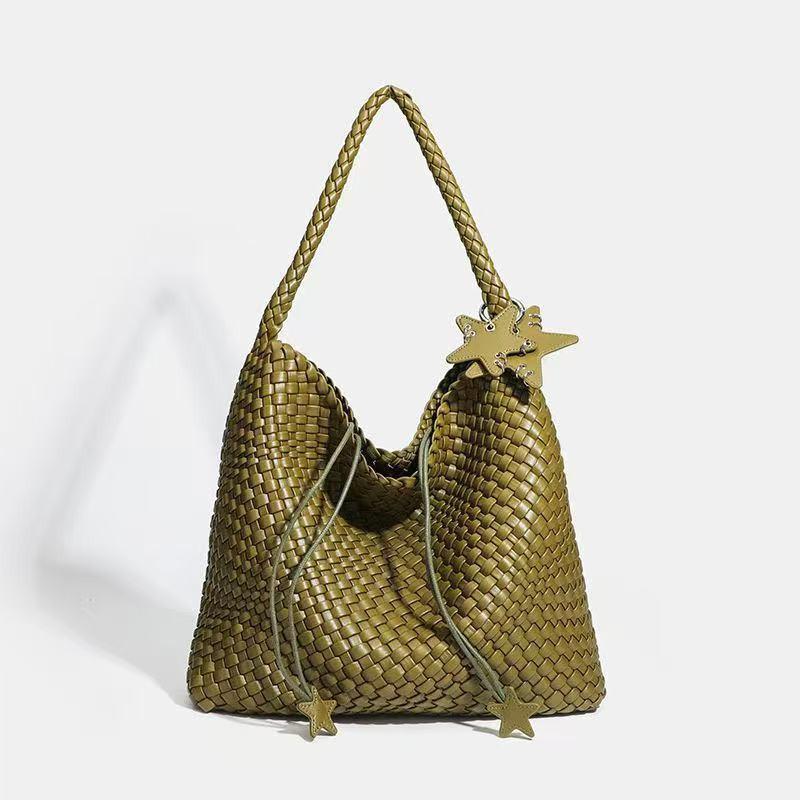Handheld Woven Women s Bag With High-end Niche Design Large Capacity Tote Fashionable Versatile Casual Single Shoulder Armpit 32x7x30cm зелёный
Handheld Woven Women s Bag With High-end Niche Design Large Capacity Tote Fashionable Versatile Casual Single Shoulder Armpit 32x7x30cm зелёный