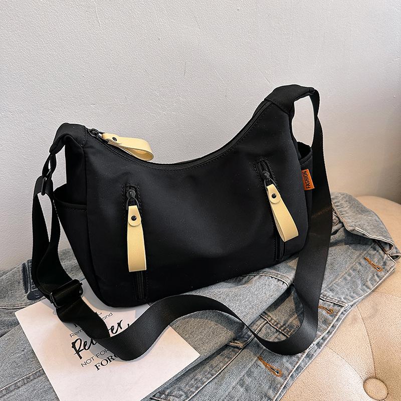 Модная и повседневная женская сумка-пельмень кроссбоди большой вместимости, летняя новинка, сумка для студенток из ткани Оксфорд, для учебы и работы чёрный
Модная и повседневная женская сумка-пельмень кроссбоди большой вместимости, летняя новинка, сумка для студенток из ткани Оксфорд, для учебы и работы чёрный