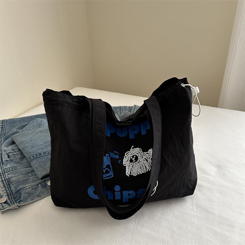 Stylish Canvas Tote Bag In Black Gray Or Blue For Students With Casual Chic Vibe чёрный
Stylish Canvas Tote Bag In Black Gray Or Blue For Students With Casual Chic Vibe чёрный