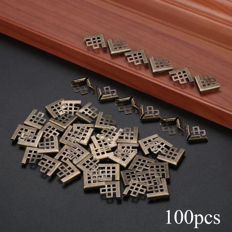 100PCS Brass 16* 16mm Corner Protectors - Four-sided Corner for Decorative Books and Photo Albums Decorative Corner Protection антична бронзова кольору
100PCS Brass 16* 16mm Corner Protectors - Four-sided Corner for Decorative Books and Photo Albums Decorative Corner Protection антична бронзова кольору