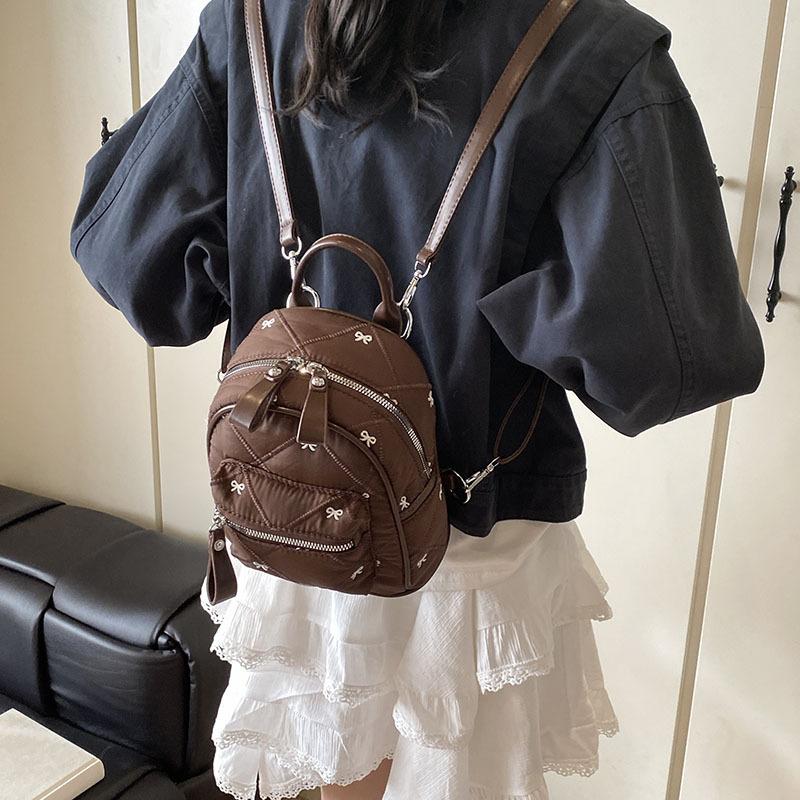 Retro niche backpack women s new medium and versatile student small backpack bag чёрный
Retro niche backpack women s new medium and versatile student small backpack bag чёрный
