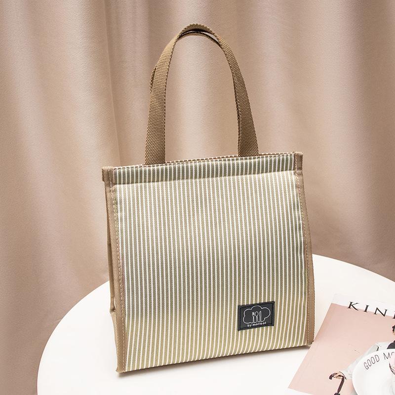 Integrated Insulated Thermal Lunch Bag Large Capacity Stripe Hand-Held Food Sandwich Carry Bag For Outdoor Picnic Commute Office 22x15x24cm хакі
Integrated Insulated Thermal Lunch Bag Large Capacity Stripe Hand-Held Food Sandwich Carry Bag For Outdoor Picnic Commute Office 22x15x24cm хакі