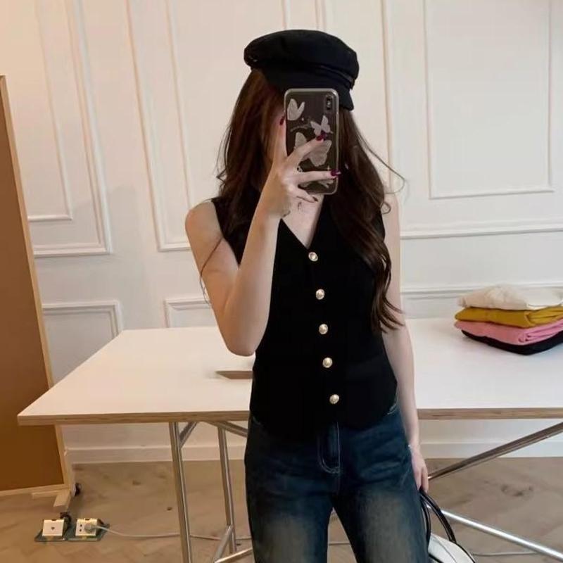 Spring/Summer Solid Color French Style Knitted Vest for Women, Layering Sleeveless Tank Top Short Jacket V-Neck Top One Size чорний
Spring/Summer Solid Color French Style Knitted Vest for Women, Layering Sleeveless Tank Top Short Jacket V-Neck Top One Size чорний
