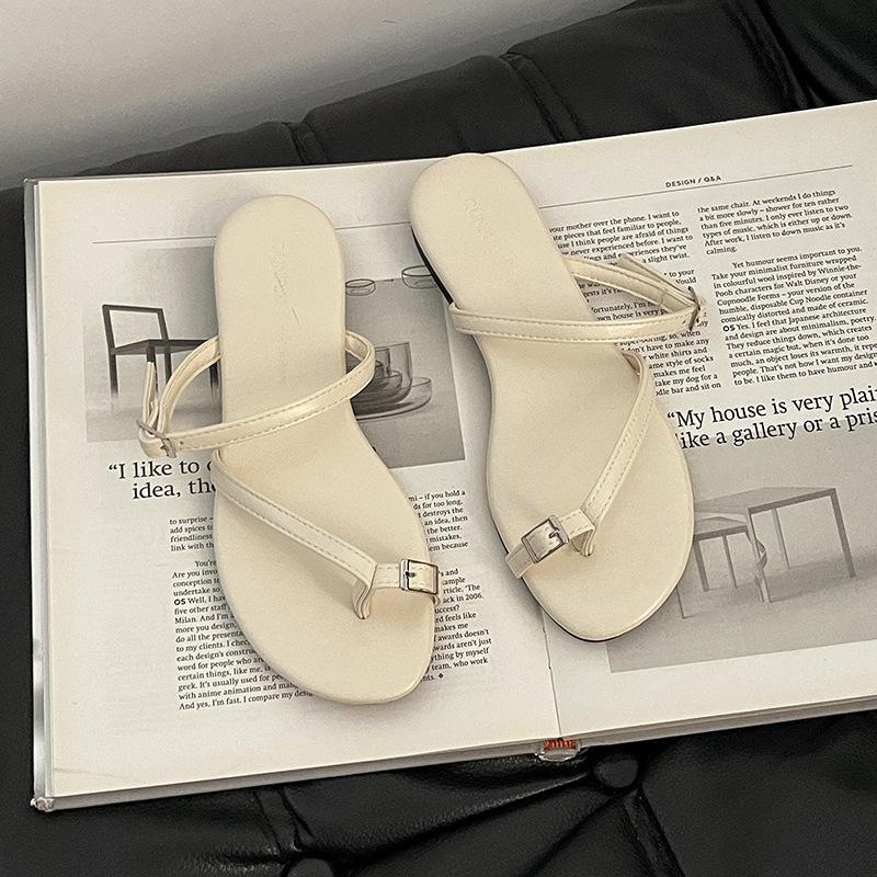 Stylish and simple belt buckle toe flip-flops women s summer new temperament casual cool slippers 40 бежевый
Stylish and simple belt buckle toe flip-flops women s summer new temperament casual cool slippers 40 бежевый