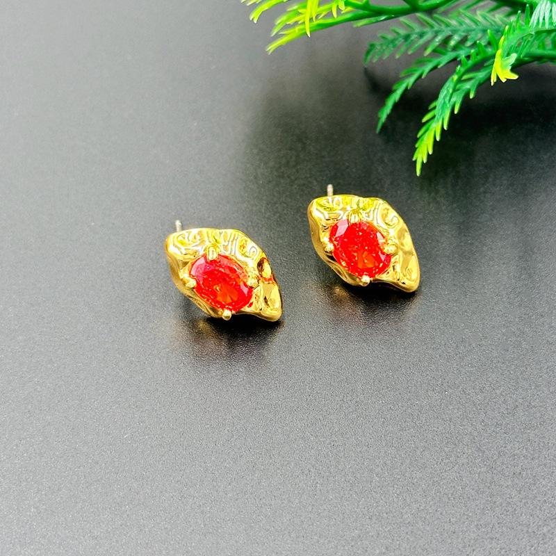 Emerald Zircon Earrings Vintage Fashion Irregular Ruby Stud Earrings красный
Emerald Zircon Earrings Vintage Fashion Irregular Ruby Stud Earrings красный