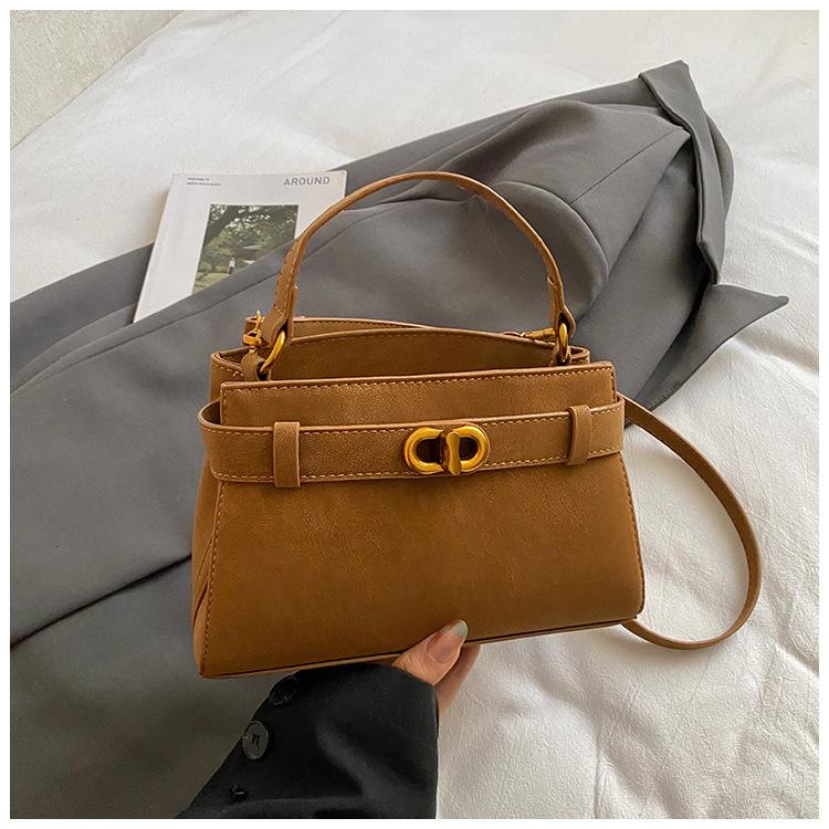 Winter new fashion simple retro niche high-value one-shoulder crossbody bag large capacity commuter small square bag коричневий
Winter new fashion simple retro niche high-value one-shoulder crossbody bag large capacity commuter small square bag коричневий