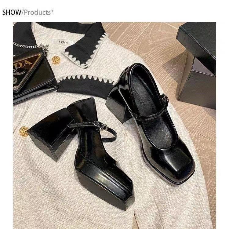 French Mary Jane women s shoes 2025 new autumn and winter retro square head thick high heel with skirt single shoes small leather shoes 35
French Mary Jane women s shoes 2025 new autumn and winter retro square head thick high heel with skirt single shoes small leather shoes 35