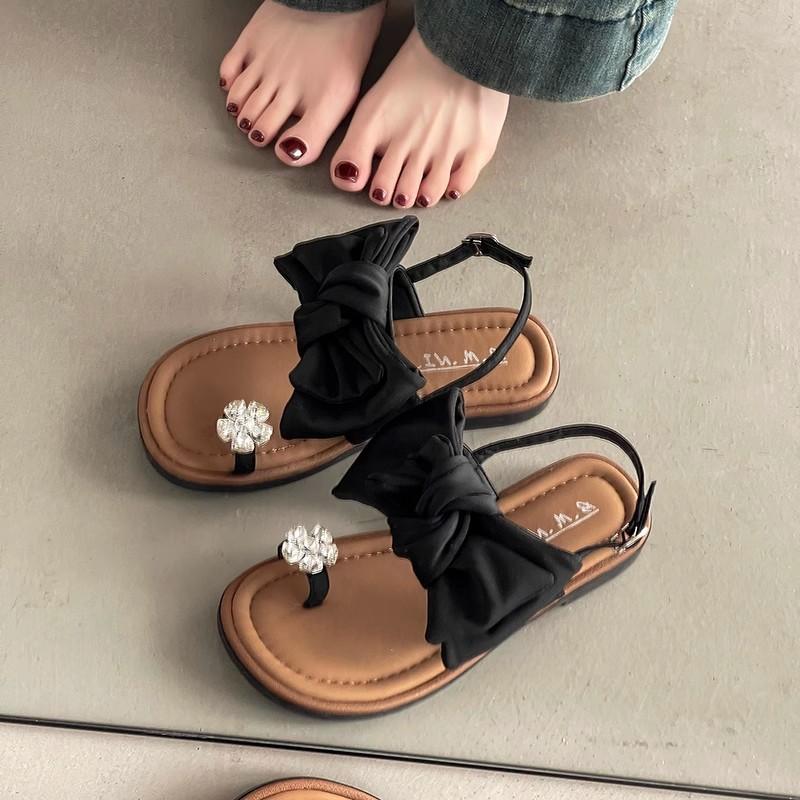 French thick heel Mary Jane girls bag head sandals casual shoes 2025 summer new evening with skirt cool slippers 40 бежевий
French thick heel Mary Jane girls bag head sandals casual shoes 2025 summer new evening with skirt cool slippers 40 бежевий