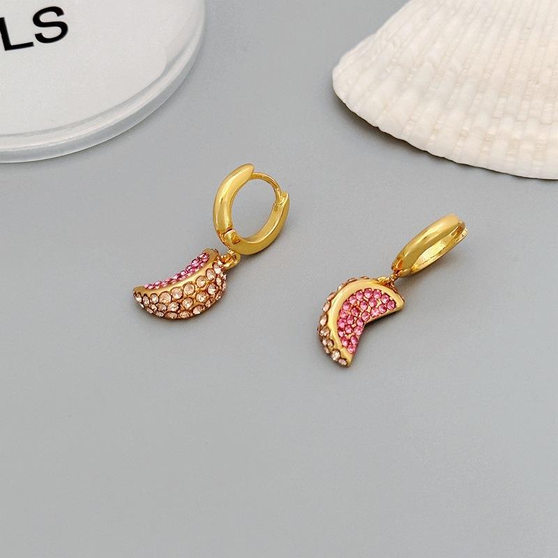 Manufacturer S Supply Is Fresh And Sweet, Full Of Diamonds, Watermelon Ear Buckles, Light Luxury, High-End Earrings, In Stock.
Manufacturer S Supply Is Fresh And Sweet, Full Of Diamonds, Watermelon Ear Buckles, Light Luxury, High-End Earrings, In Stock.