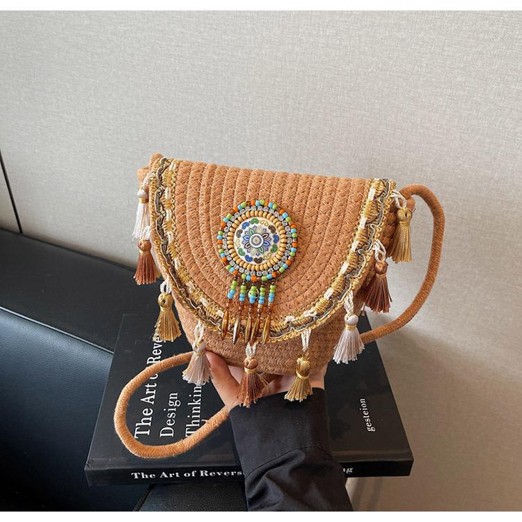 Новая тканая сумка-мессенджер через плечо с бахромой и бисером, нишевая, персонализированная хаки
Новая тканая сумка-мессенджер через плечо с бахромой и бисером, нишевая, персонализированная хаки